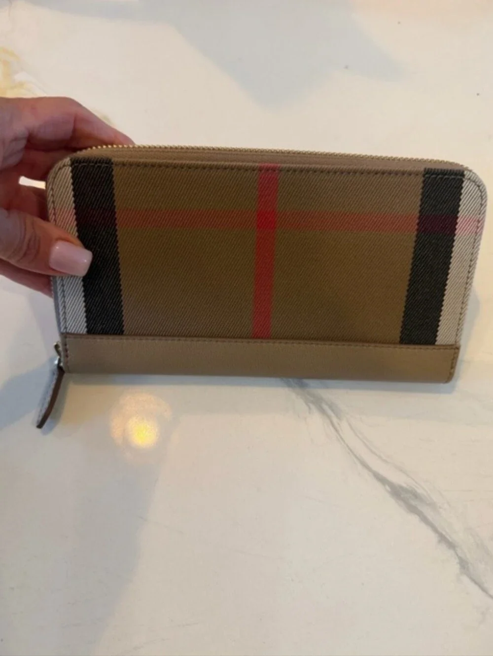Burberry House Check Large Ziggy Zip Around Wallet Chestnut Beige